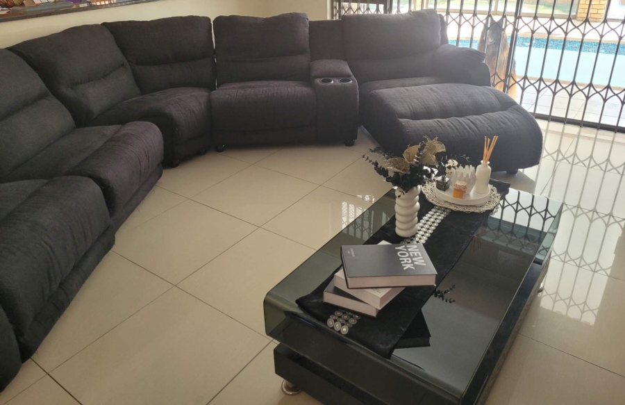 5 Bedroom Property for Sale in Goodwood Park Western Cape